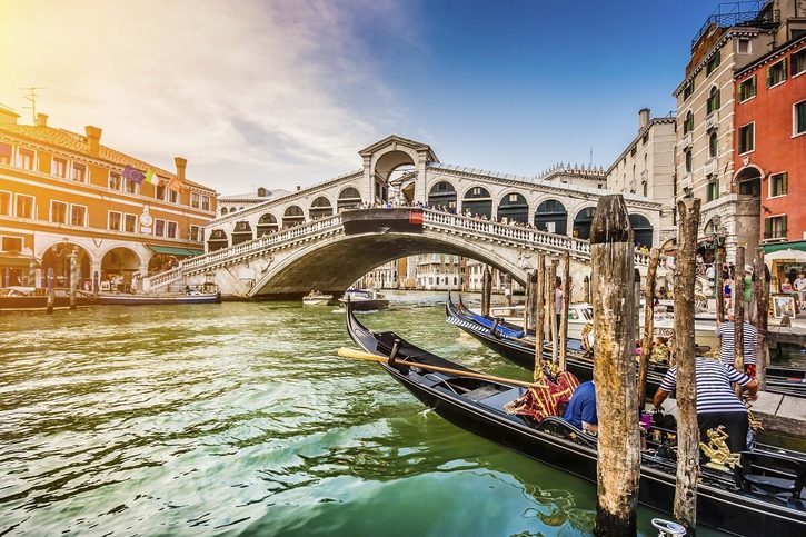 Benátky -  Most Rialto (Ponte di Rialto) Benátky -  Most Rialto (Ponte di Rialto)