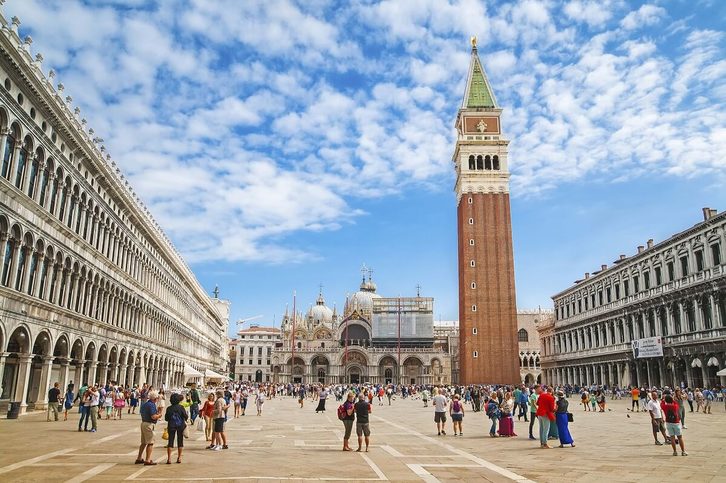 Benátky - Náměstí Svatého Marka (Piazza San Marco)  Benátky - Náměstí Svatého Marka (Piazza San Marco)
