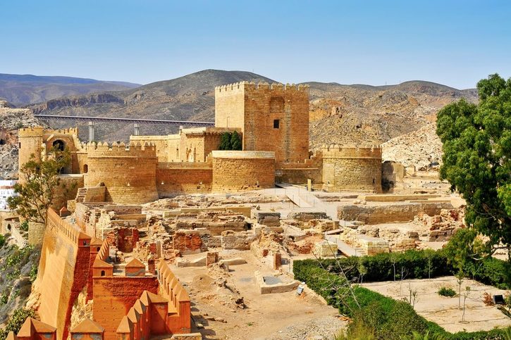 Almería - Pohled na stěny pevnosti Alcazaba Almería - Pohled na stěny pevnosti Alcazaba