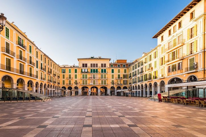Palma de Mallorca - Plaza de Mayor  Palma de Mallorca - Plaza de Mayor