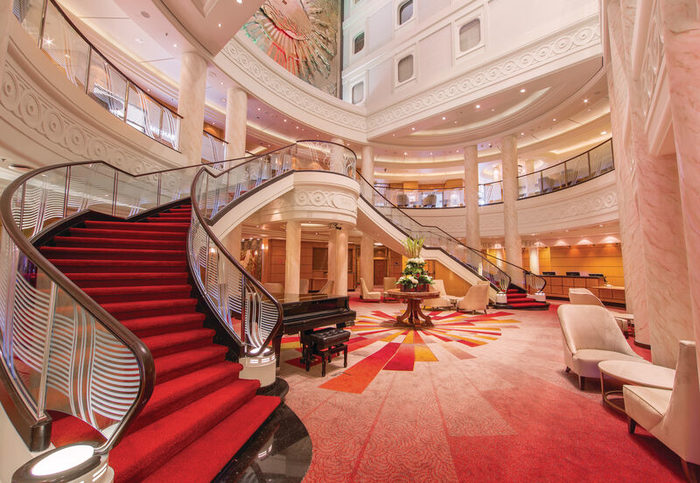 Grand Lobby - Queen Mary 2